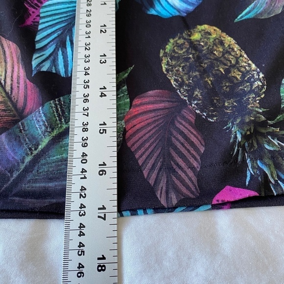 H&M Women's Tropical Print Pull-On Mini Skirt Size Medium - Picture 9 of 11